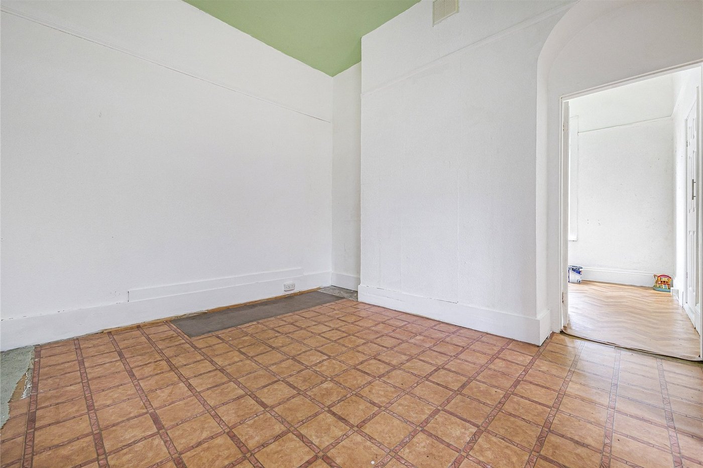 1 bedroom property for sale in Strood | Robinson Michael & Jackson