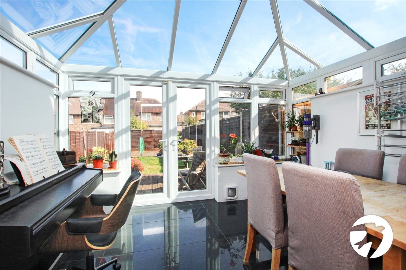 3 bedroom house for sale in London | Robinson Jackson
