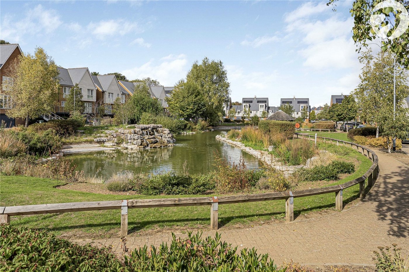 2 bedroom property for sale in Greenhithe | Robinson Jackson