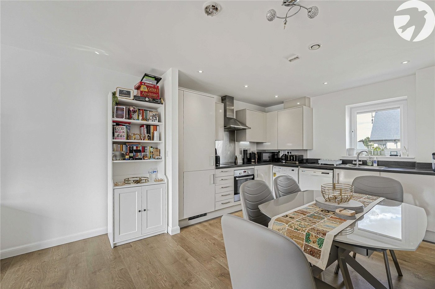 2 bedroom property for sale in Greenhithe | Robinson Jackson