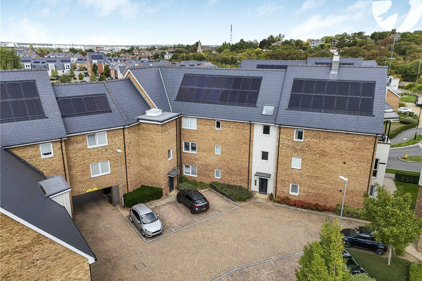 2 bedroom property for sale in Greenhithe | Robinson Jackson