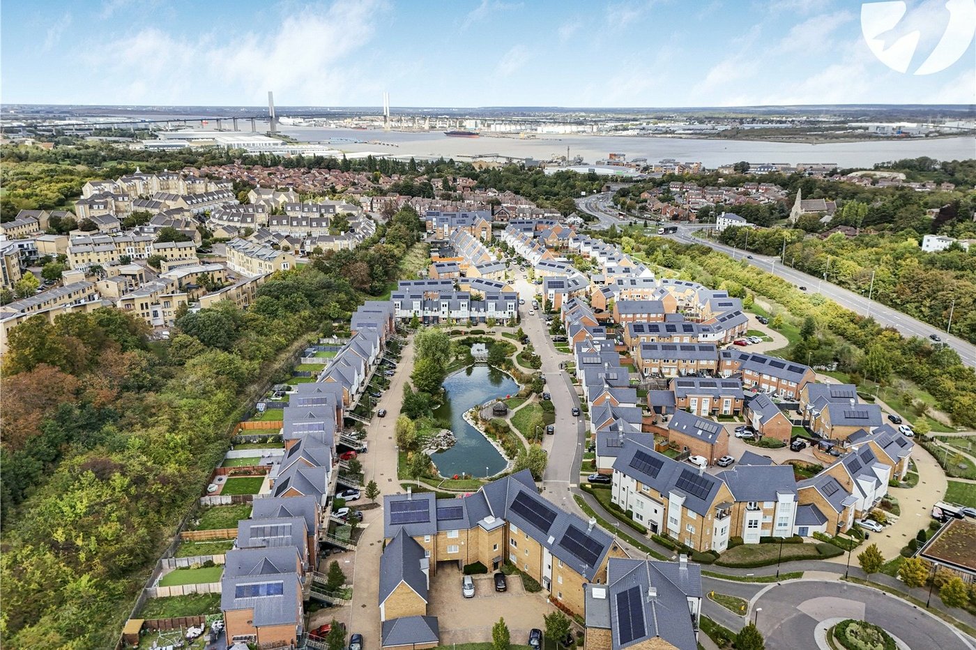 2 bedroom property for sale in Greenhithe | Robinson Jackson