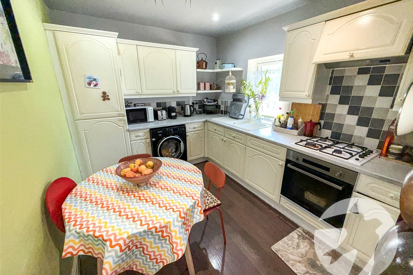 2 bedroom property for sale in London | Robinson Jackson