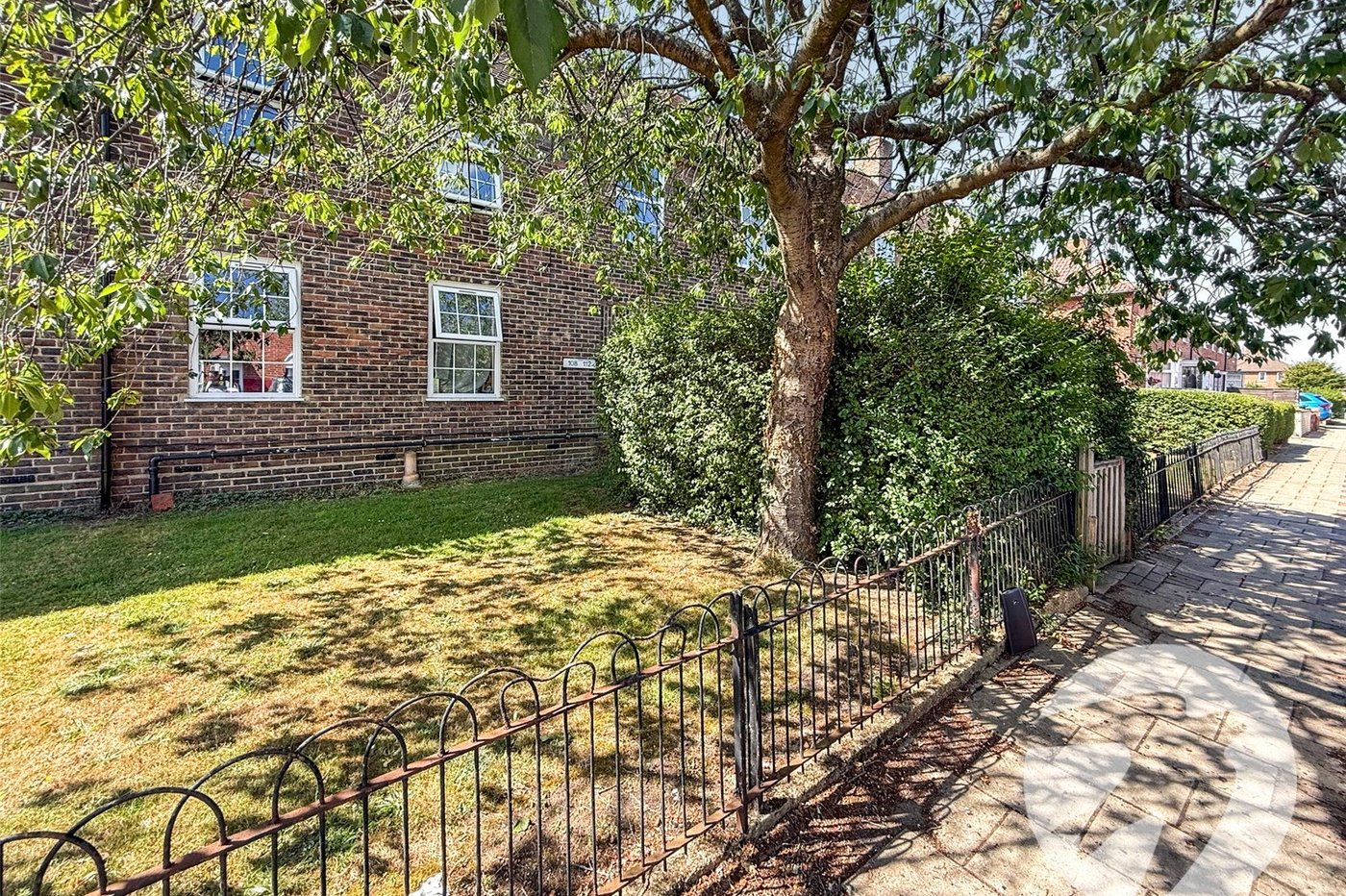 2 bedroom property for sale in London | Robinson Jackson