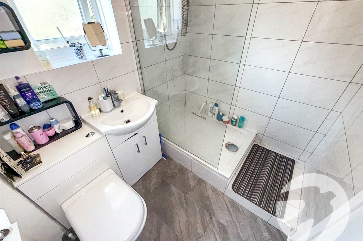 2 bedroom property for sale in London | Robinson Jackson