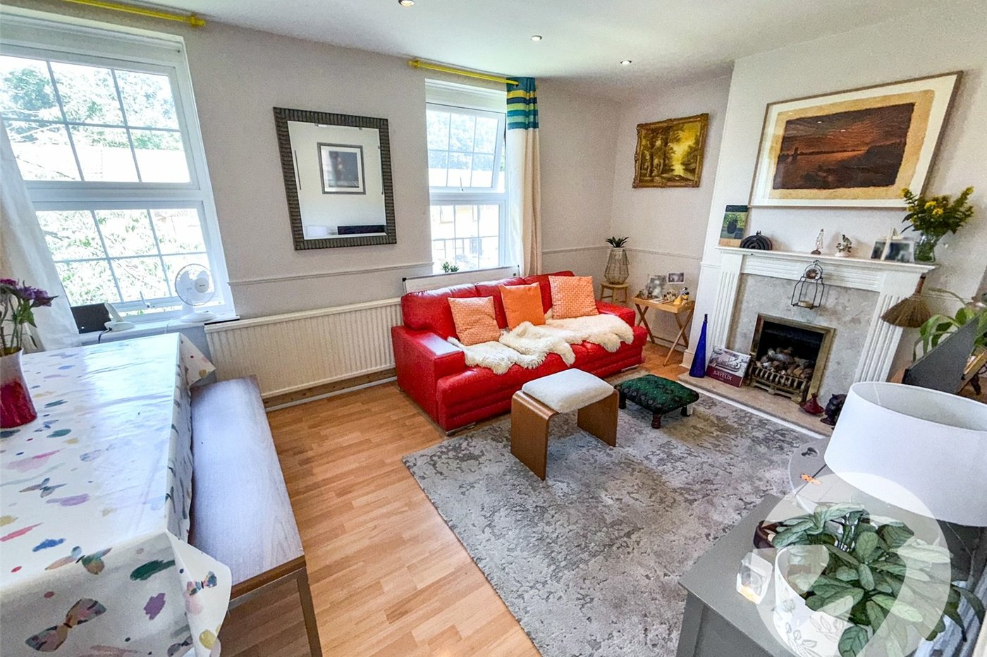 2 bedroom property for sale in London | Robinson Jackson