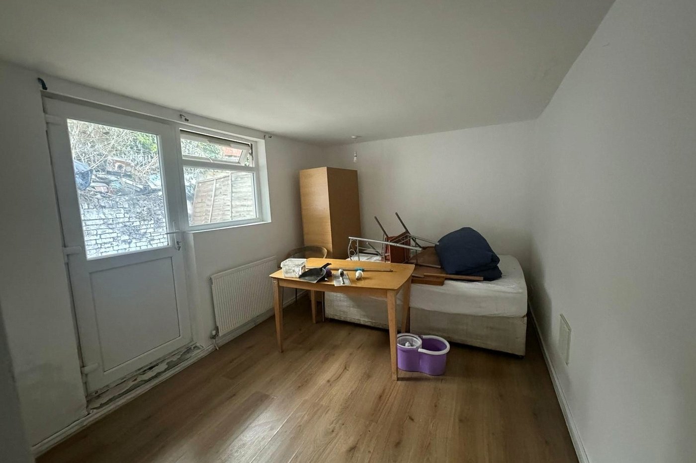 3 bedroom property for sale in London | Robinson Jackson