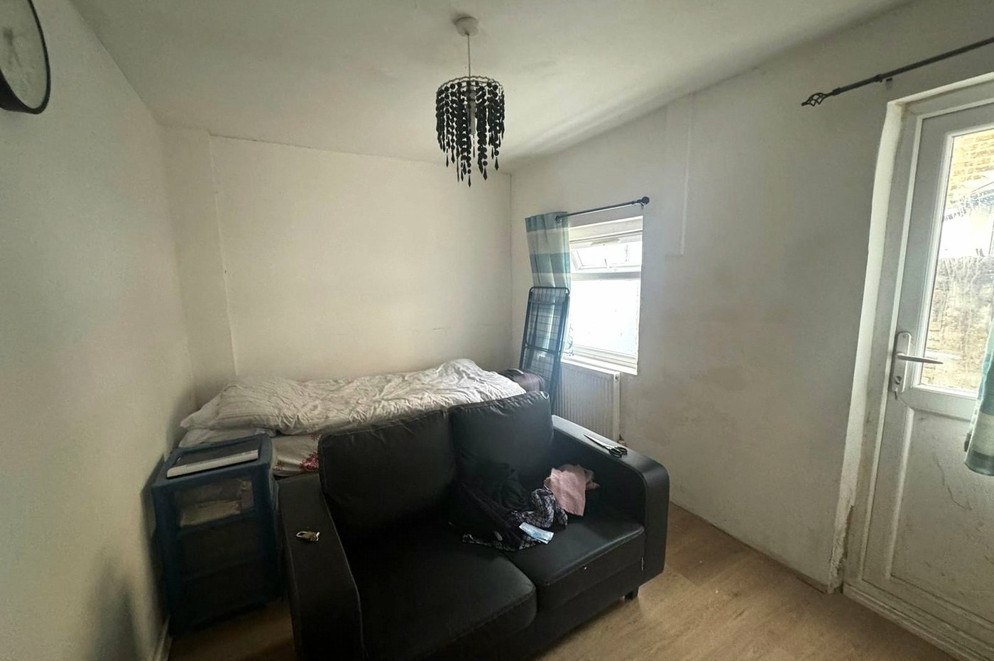 3 bedroom property for sale in London | Robinson Jackson