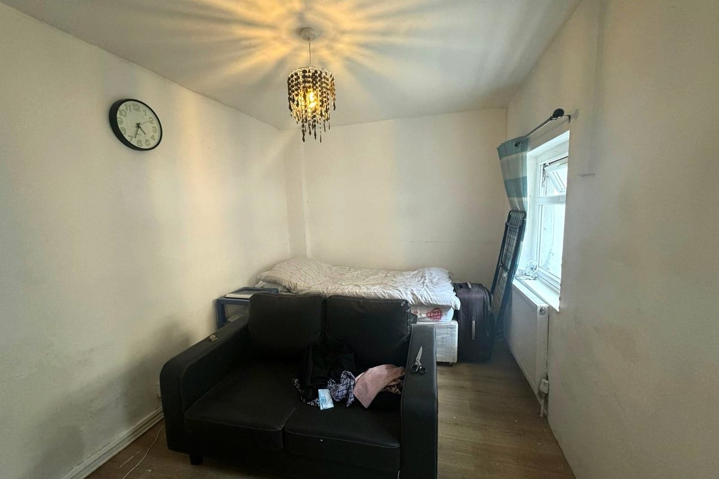 3 bedroom property for sale in London | Robinson Jackson