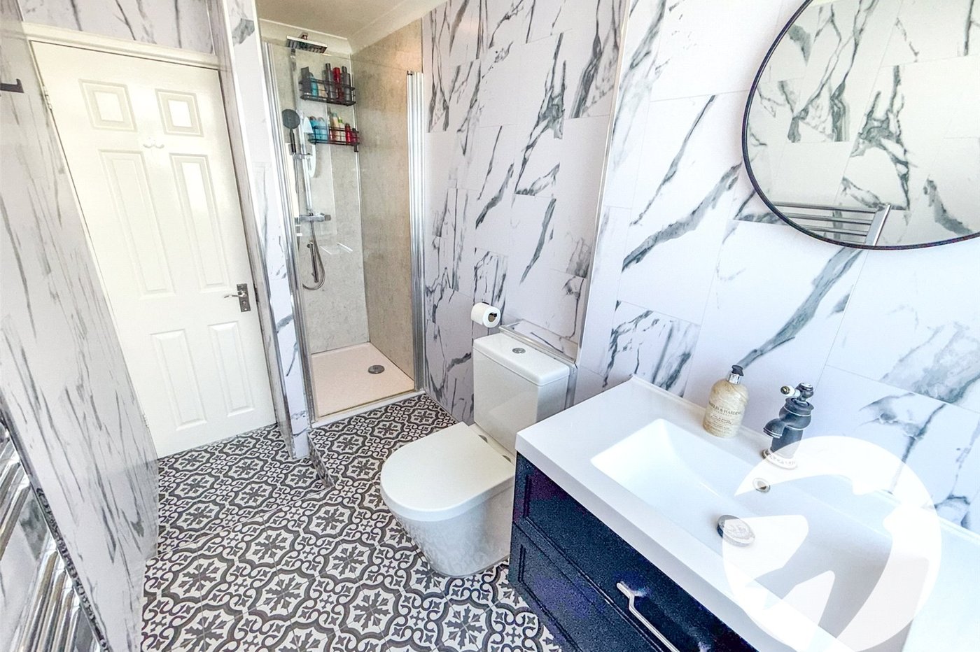 2 bedroom property for sale in Mottingham Lane | Robinson Jackson