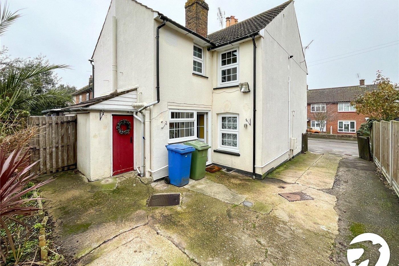 2 bedroom house for sale in Lynsted | Robinson Michael & Jackson