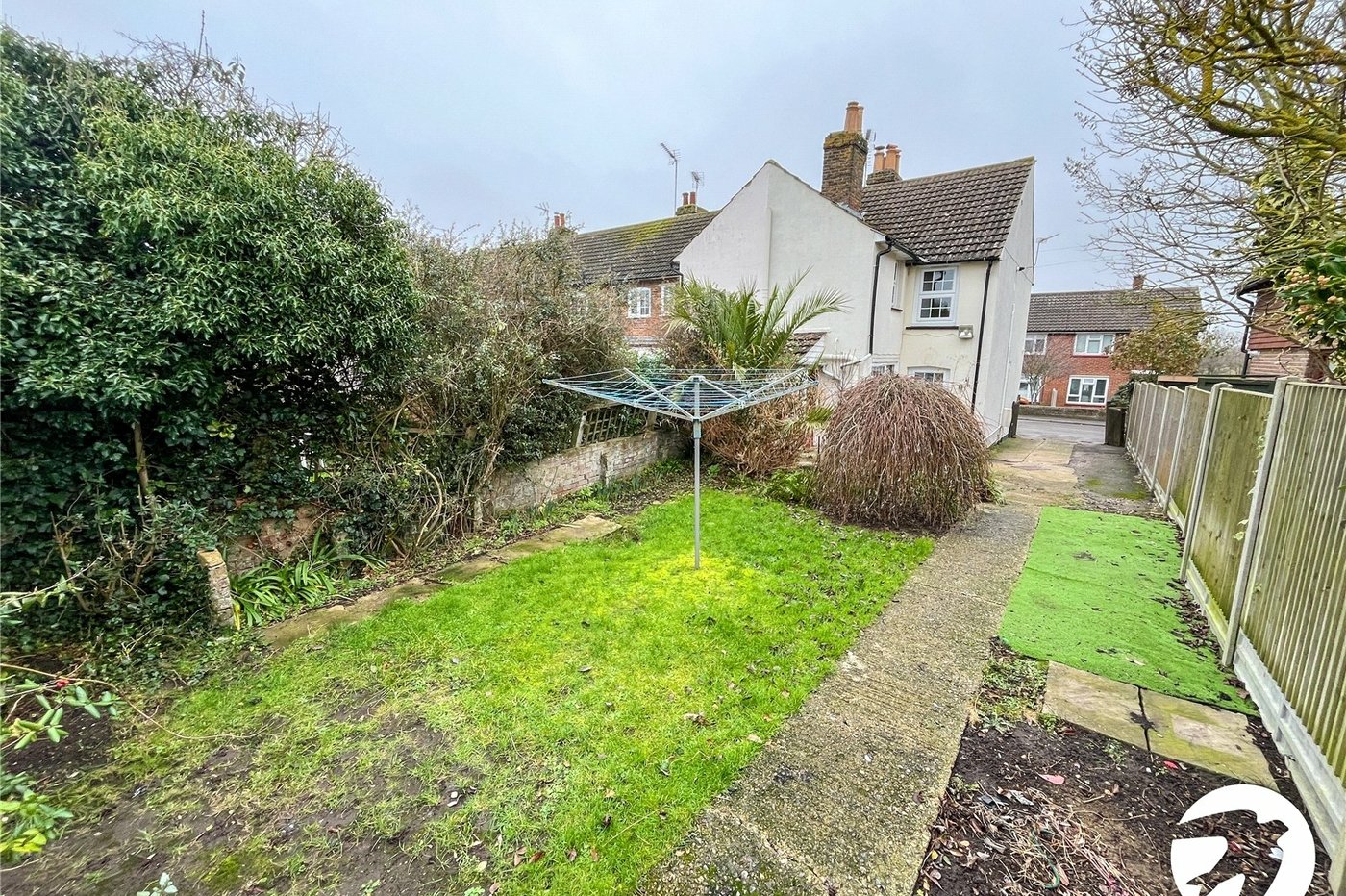 2 bedroom house for sale in Lynsted | Robinson Michael & Jackson