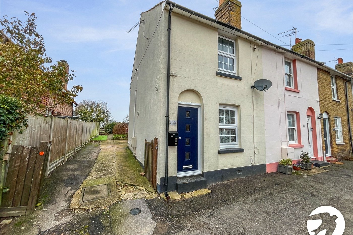 2 bedroom house for sale in Lynsted | Robinson Michael & Jackson