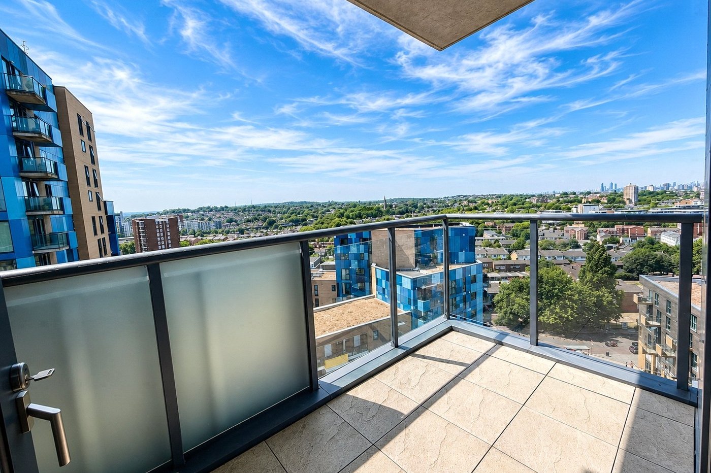 2 bedroom property for sale in Larkwood Avenue | Robinson Jackson