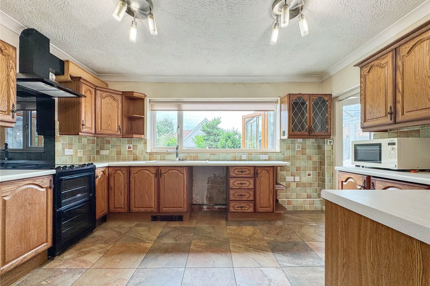 4 bedroom bungalow for sale in Upchurch | Robinson Michael & Jackson