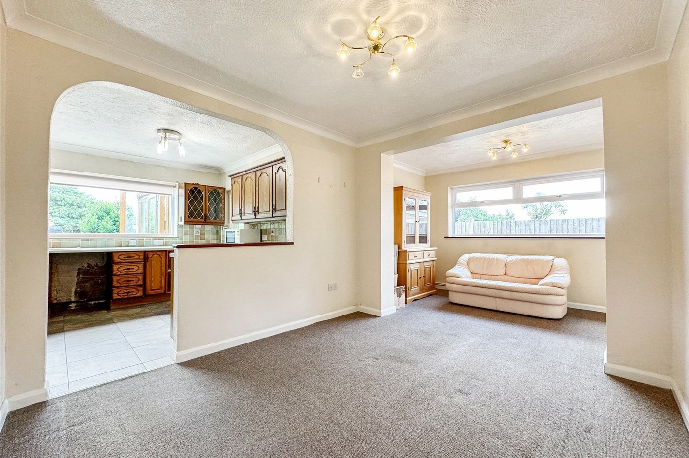 4 bedroom bungalow for sale in Upchurch | Robinson Michael & Jackson