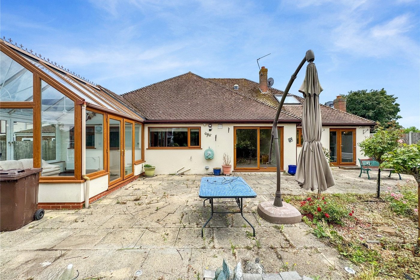 4 bedroom bungalow for sale in Upchurch | Robinson Michael & Jackson