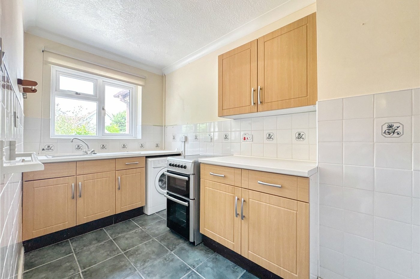 4 bedroom bungalow for sale in Upchurch | Robinson Michael & Jackson