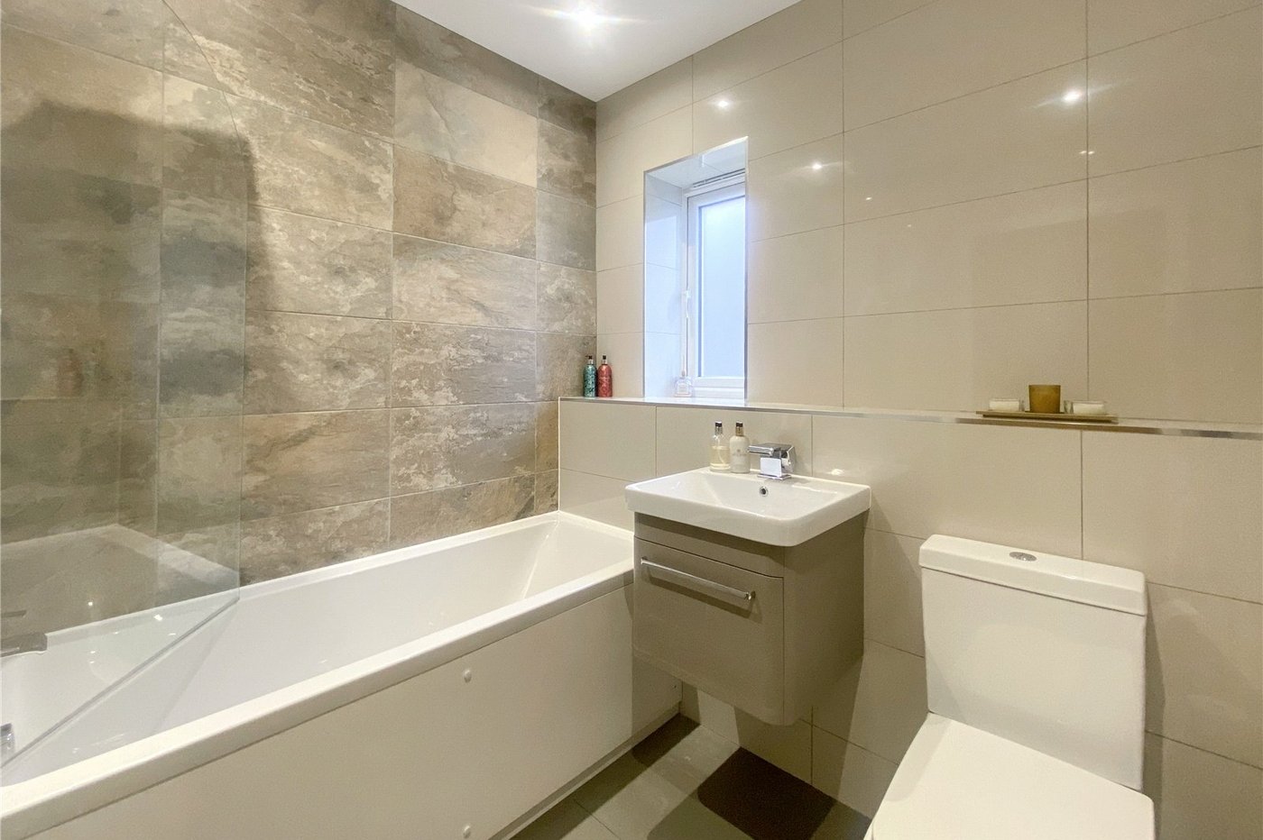 2 bedroom property for sale in Sidcup | Robinson Jackson