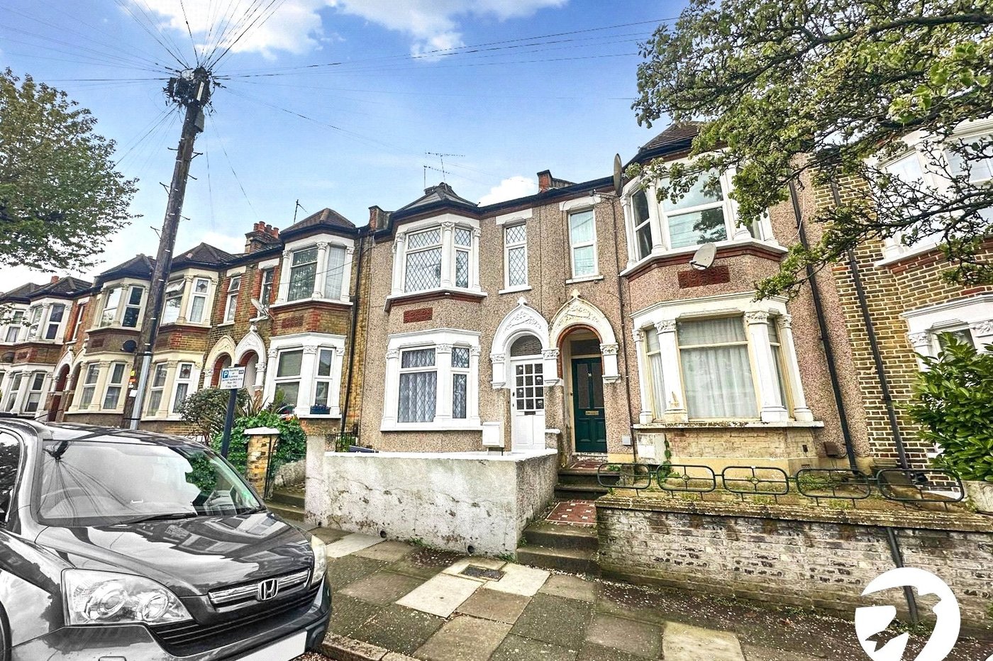 3 bedroom house for sale in London | Robinson Jackson