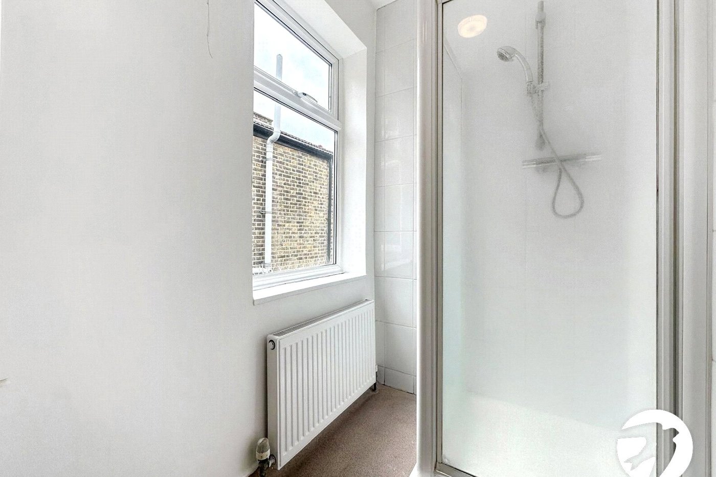 3 bedroom house for sale in London | Robinson Jackson