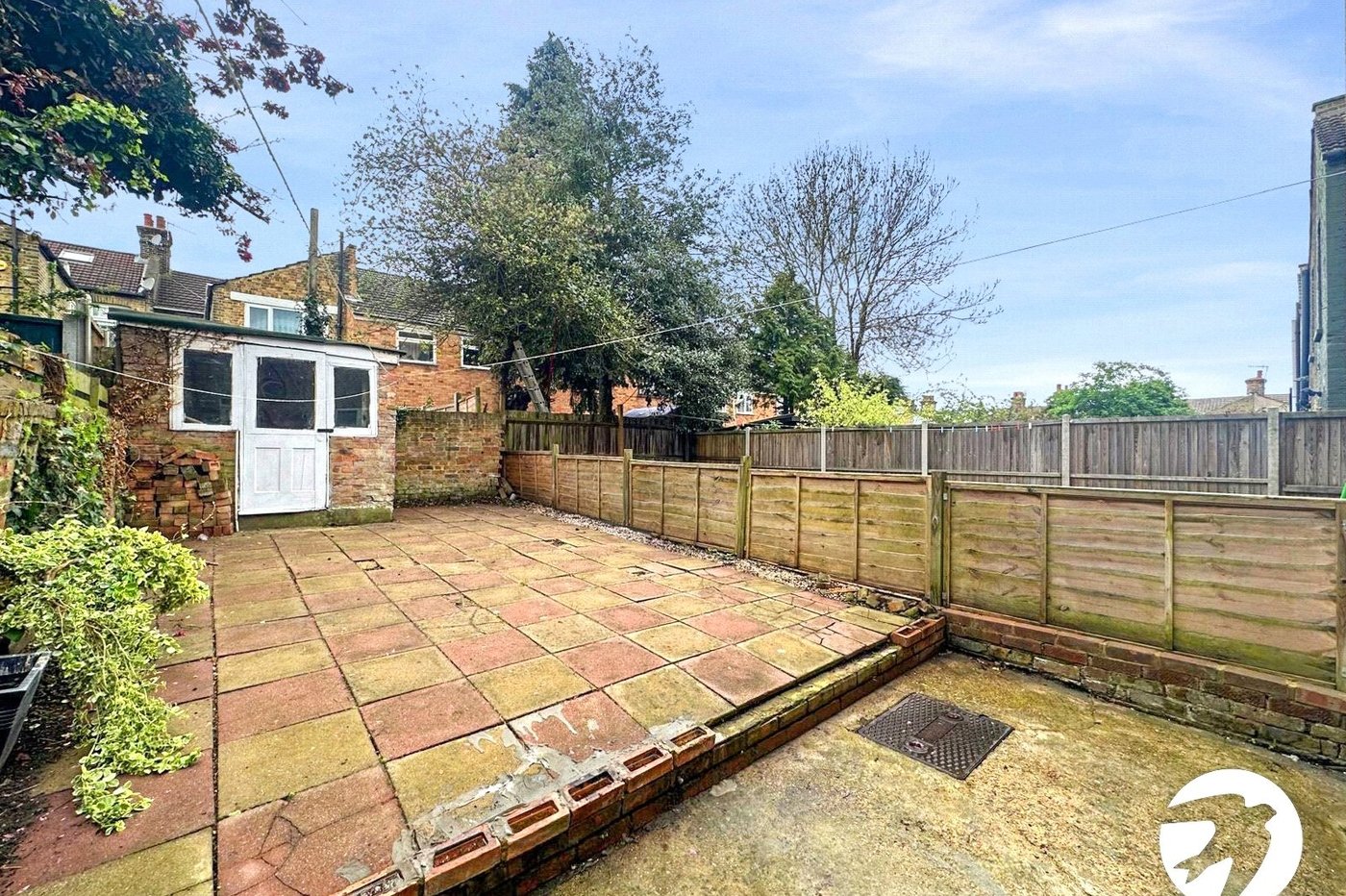 3 bedroom house for sale in London | Robinson Jackson