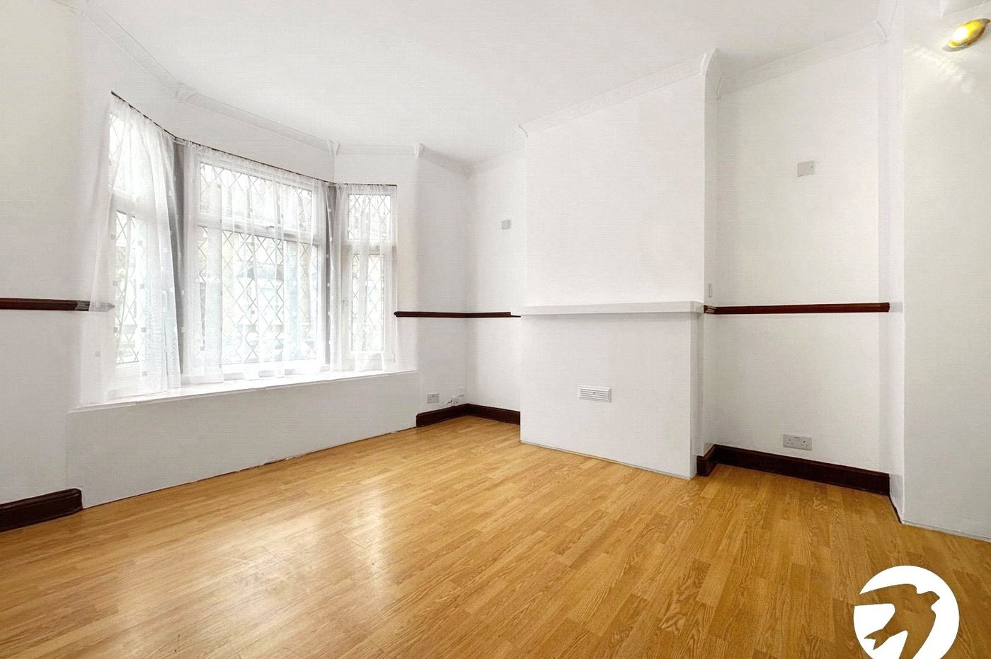 3 bedroom house for sale in London | Robinson Jackson