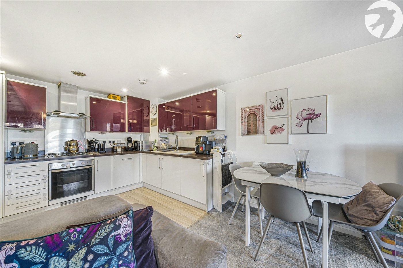 2 bedroom property to rent in Dartford | Robinson Jackson