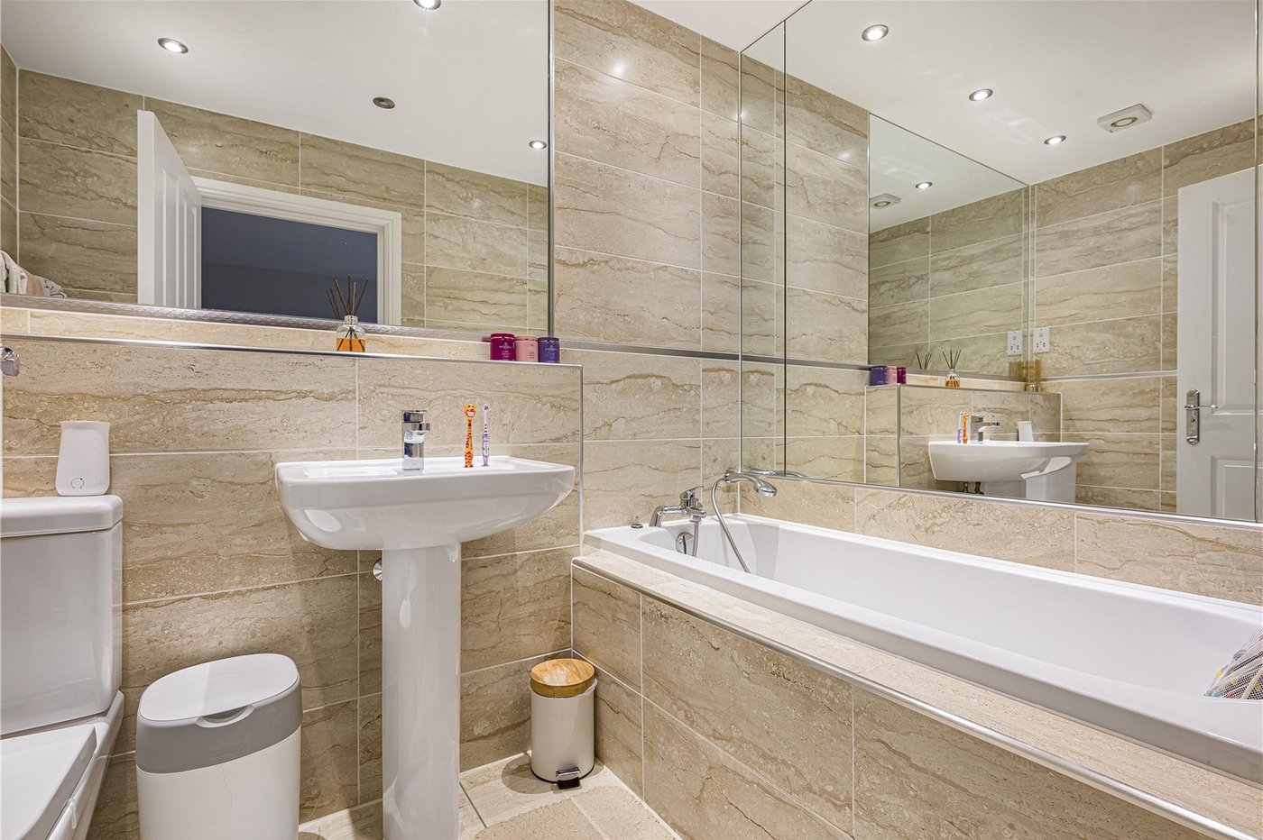 3 bedroom property for sale in Dartford | Robinson Jackson