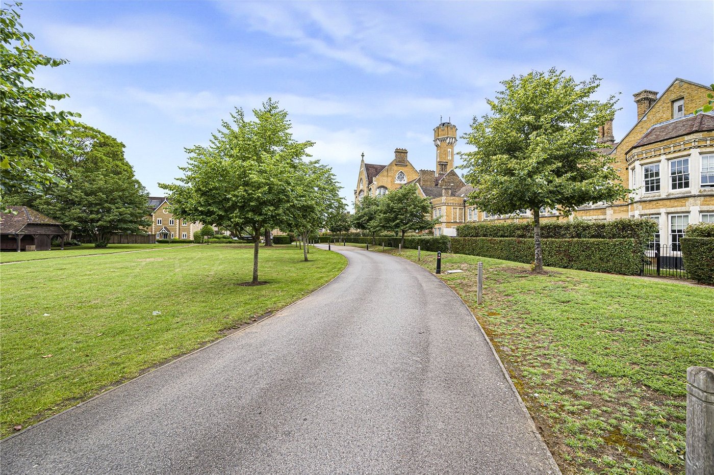 3 bedroom property for sale in Dartford | Robinson Jackson