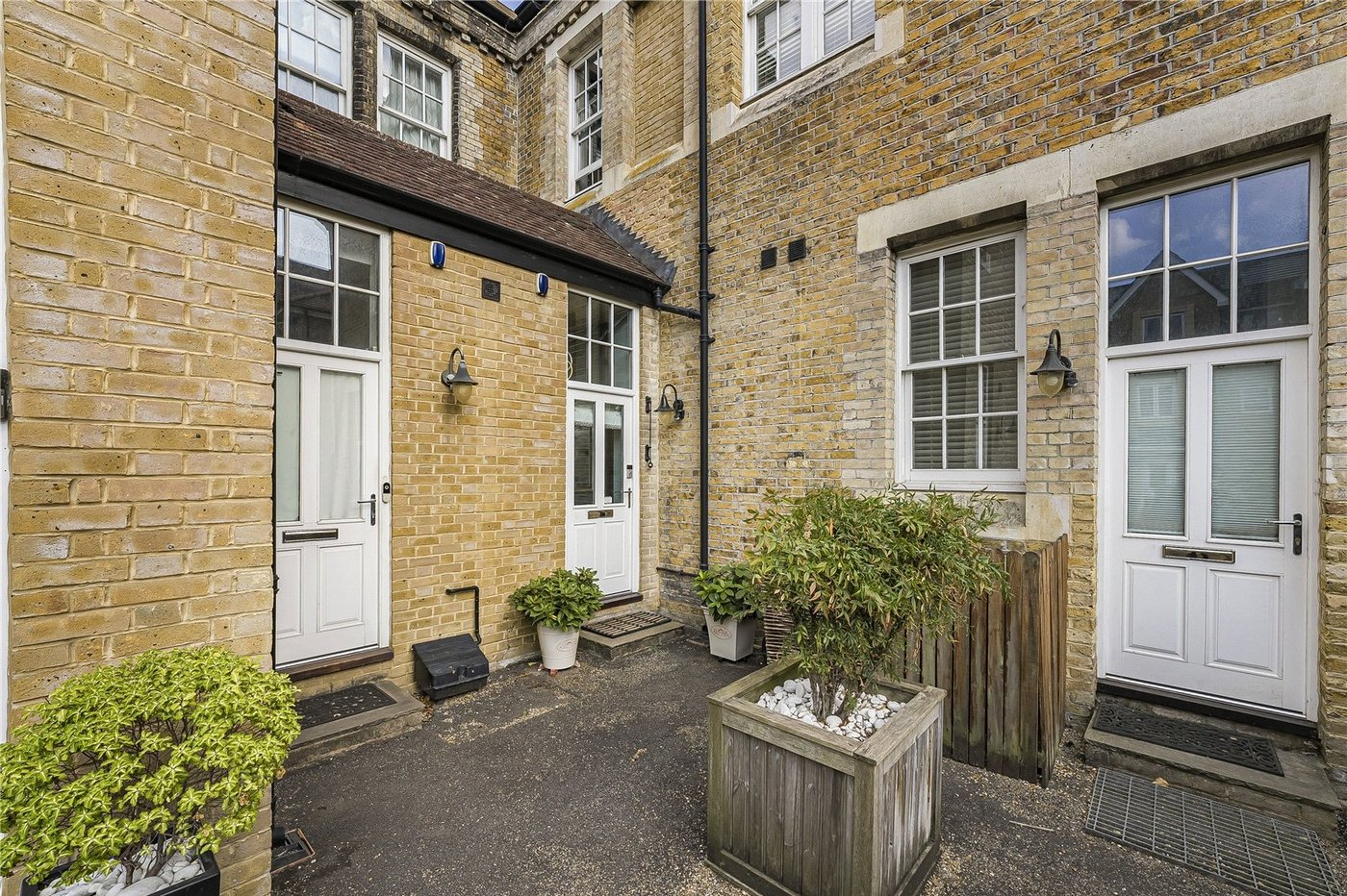 2 bedroom house for sale in Dartford | Robinson Jackson