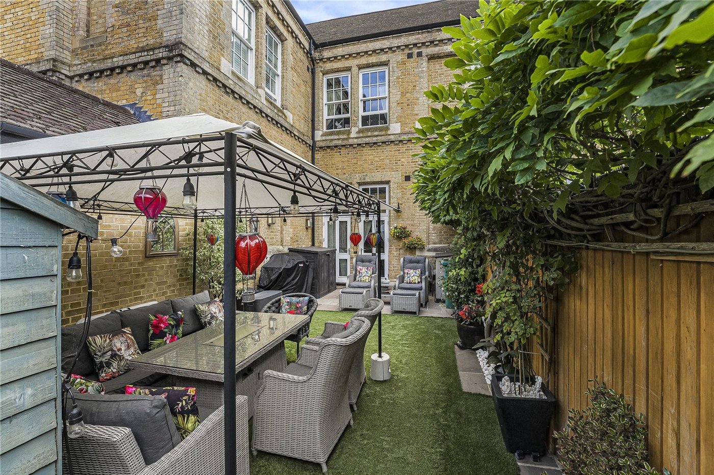 2 bedroom house for sale in Dartford | Robinson Jackson