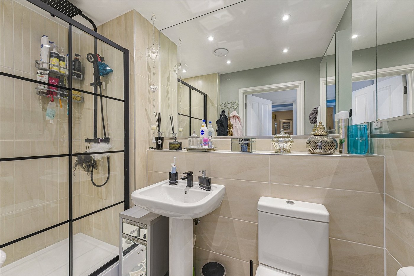 2 bedroom house for sale in Dartford | Robinson Jackson