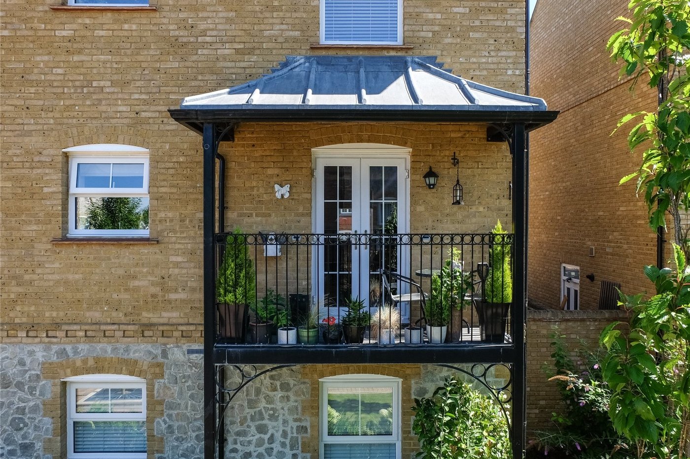 2 bedroom property for sale in Allington | Robinson Michael & Jackson