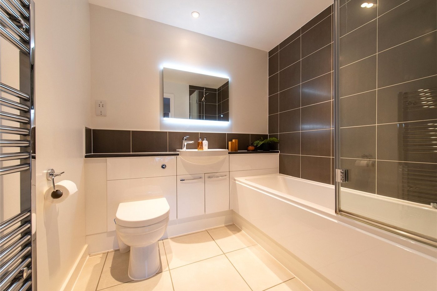 2 bedroom property for sale in Allington | Robinson Michael & Jackson