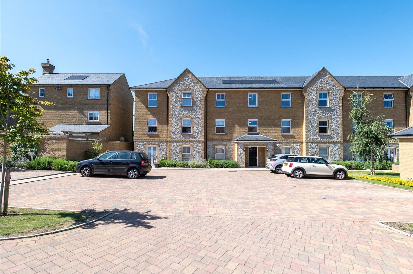 2 bedroom property for sale in Allington | Robinson Michael & Jackson