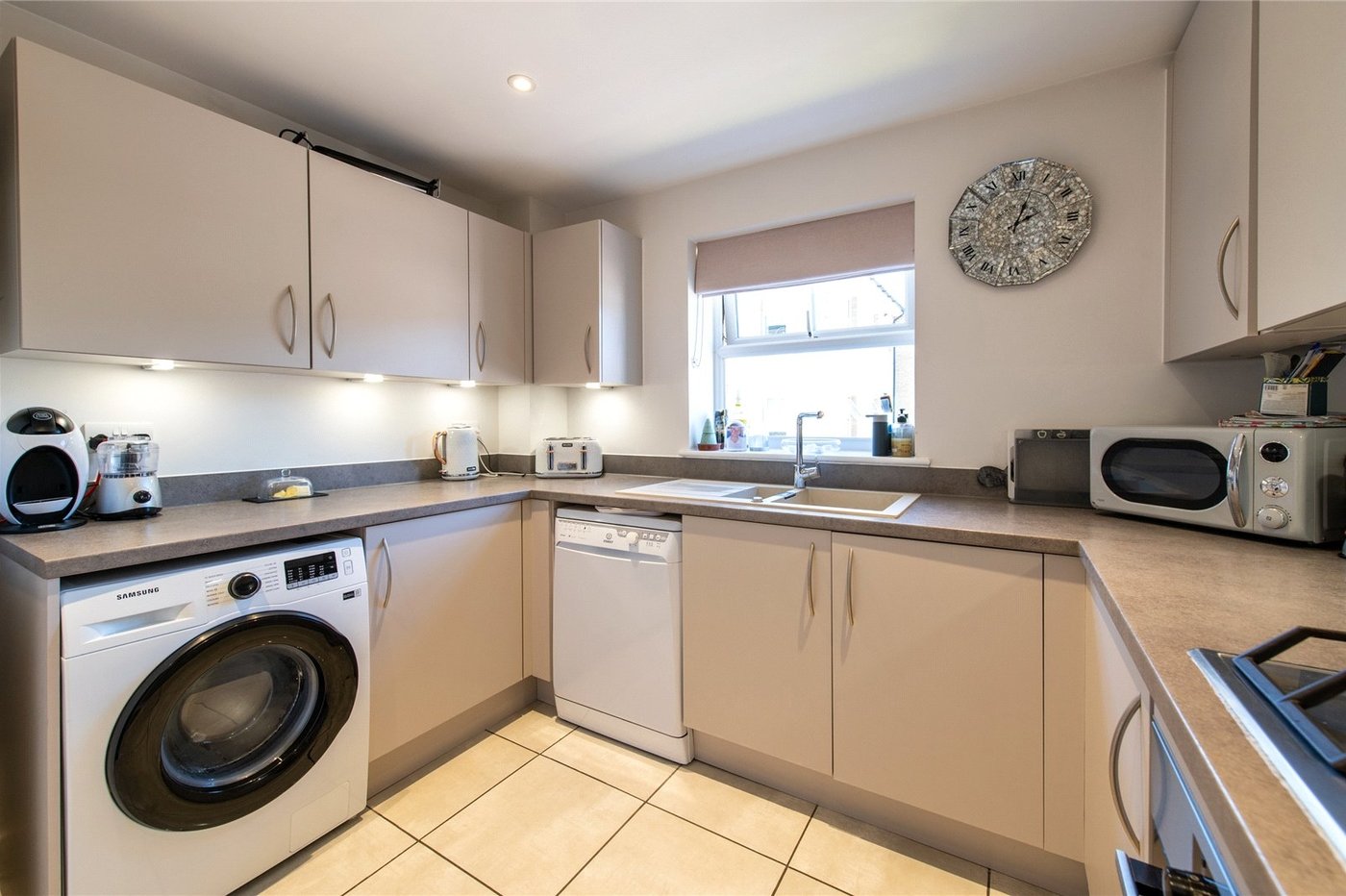 2 bedroom property for sale in Allington | Robinson Michael & Jackson