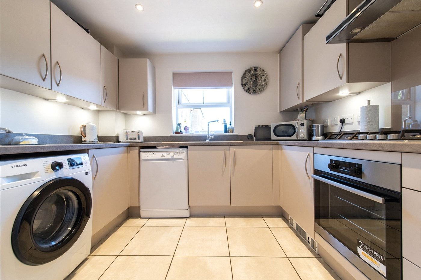 2 bedroom property for sale in Allington | Robinson Michael & Jackson