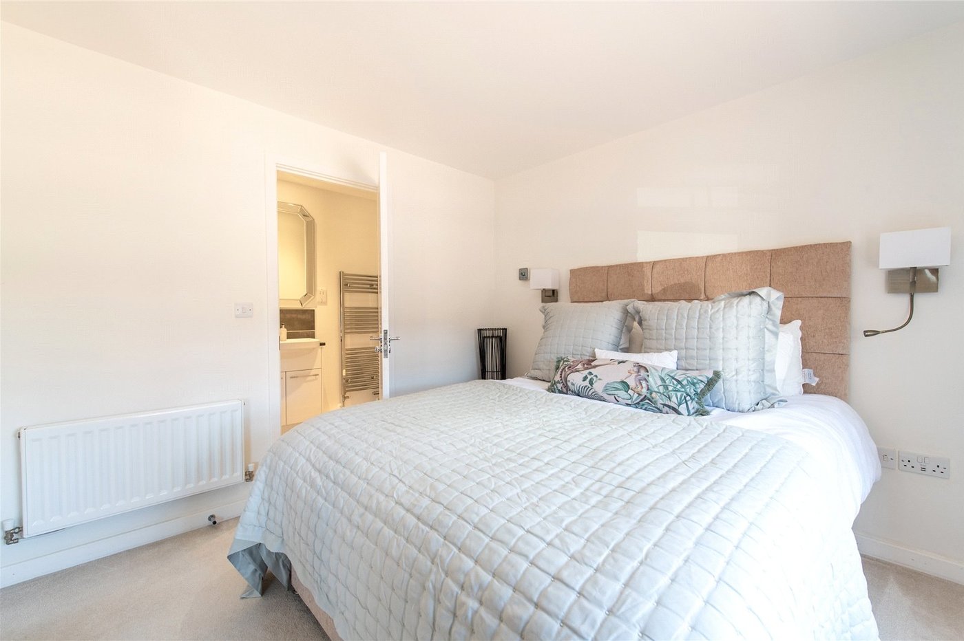 2 bedroom property for sale in Allington | Robinson Michael & Jackson