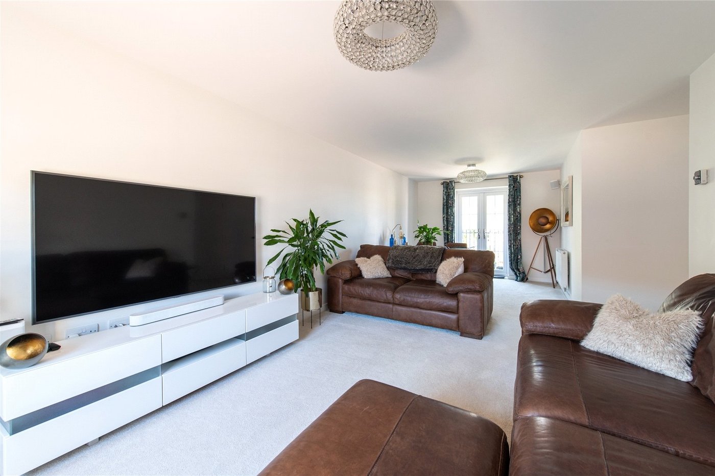 2 bedroom property for sale in Allington | Robinson Michael & Jackson