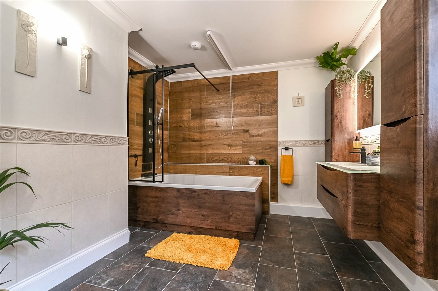 4 bedroom house for sale in Kingswood | Robinson Michael & Jackson