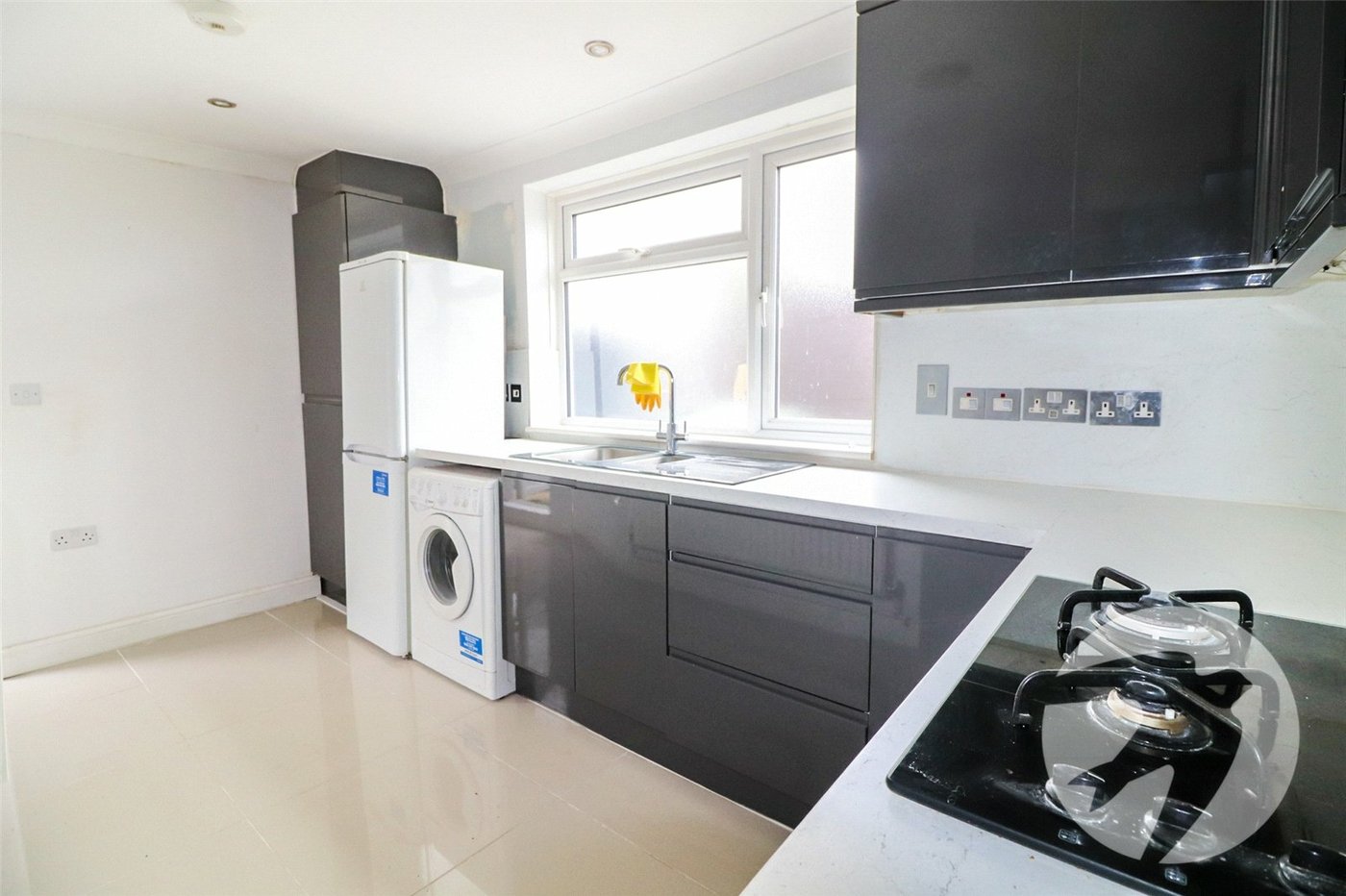 2 bedroom property for sale in Northumberland Heath | Robinson Jackson