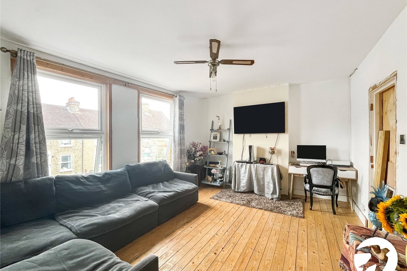 2 bedroom property for sale in Maidstone | Robinson Michael & Jackson