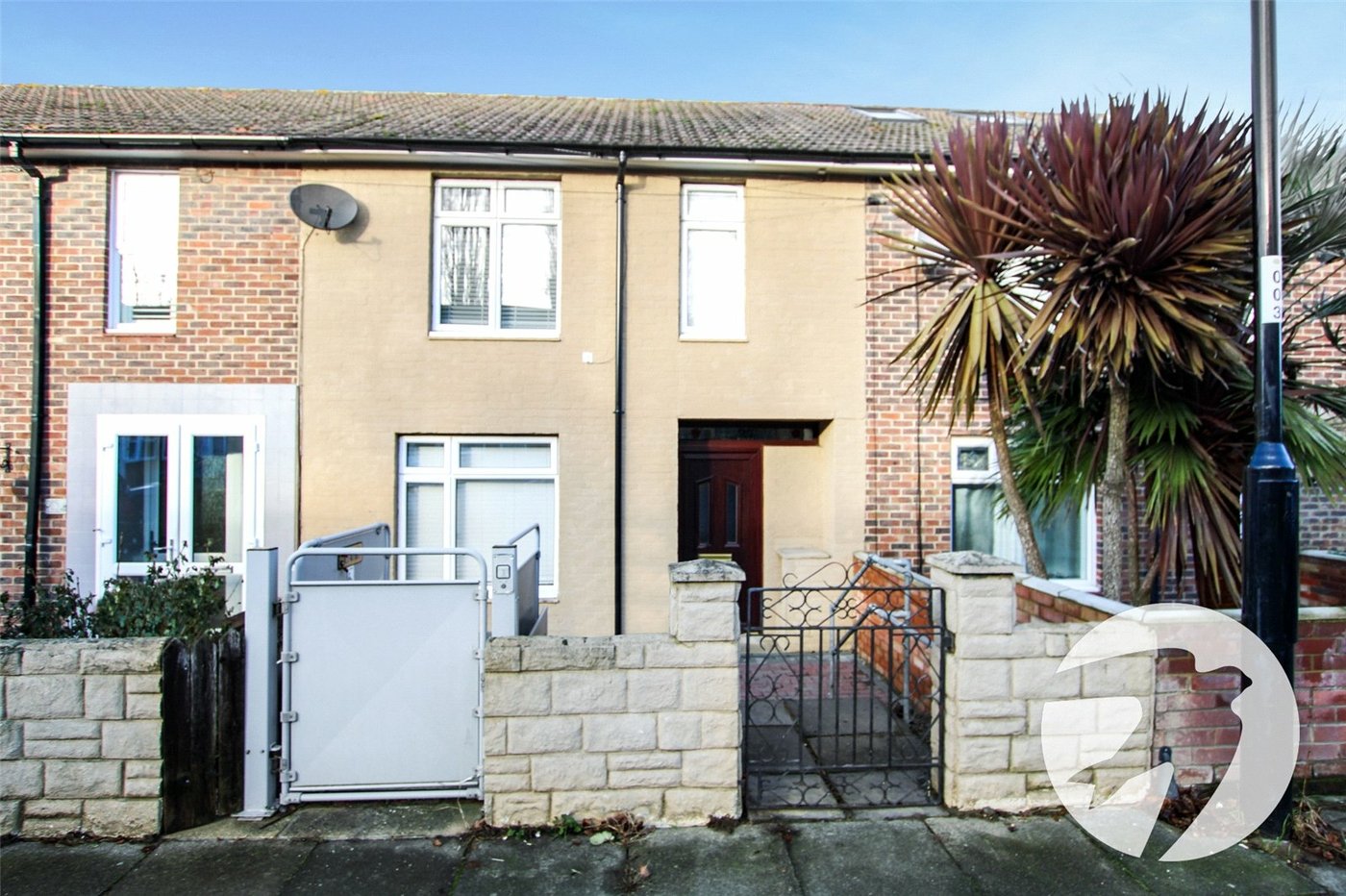 3 bedroom house for sale in London | Robinson Jackson