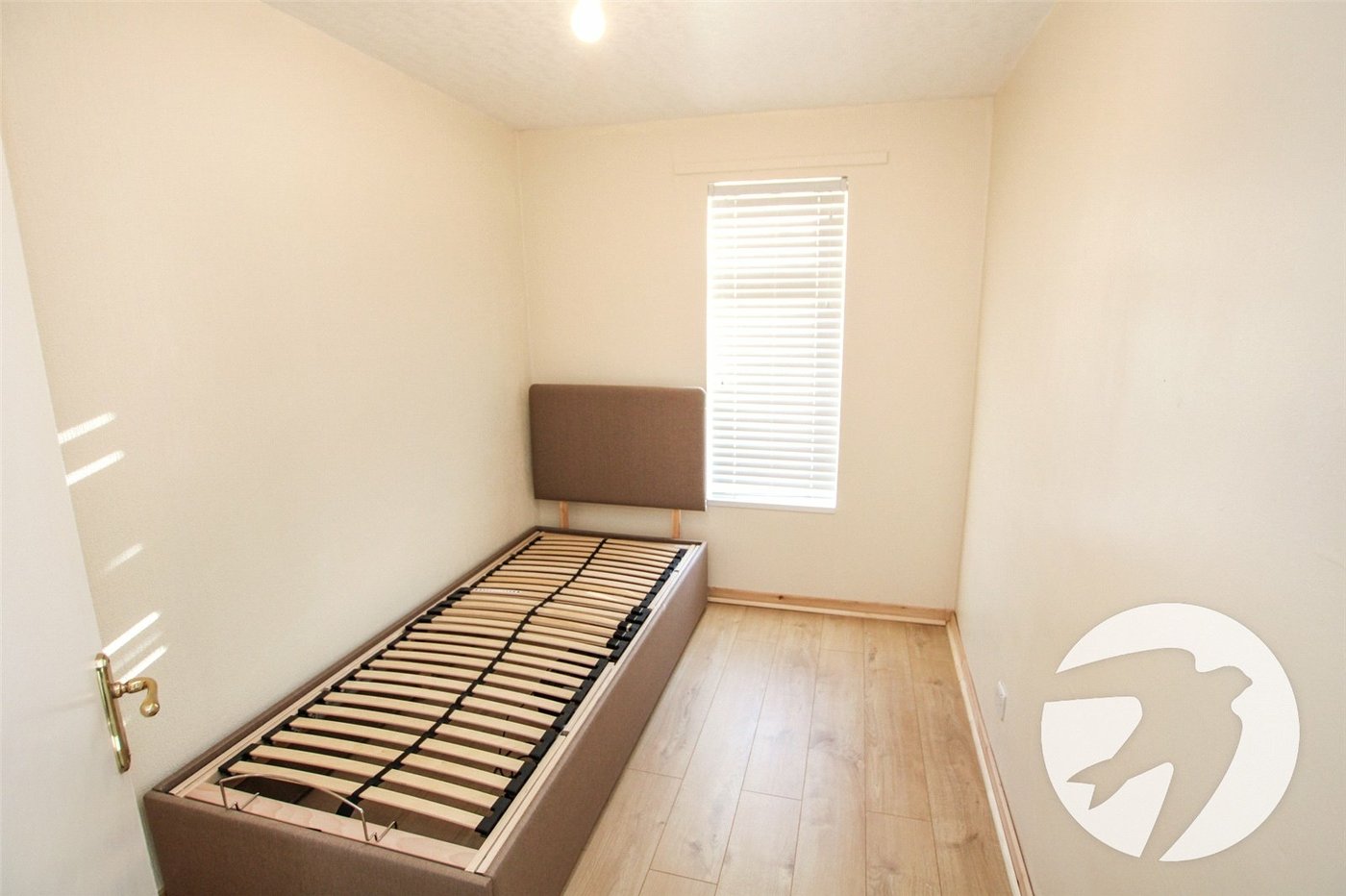 3 bedroom house for sale in London | Robinson Jackson