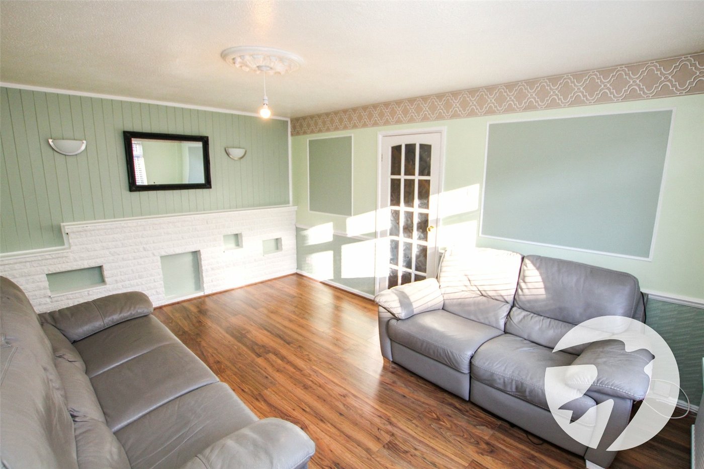 3 bedroom house for sale in London | Robinson Jackson