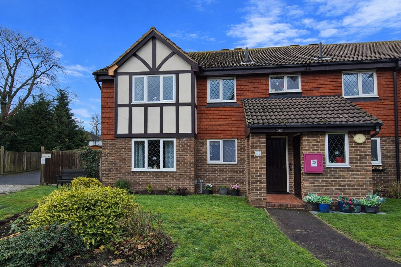 2 bedroom property for sale in Farnborough | Robinson Jackson
