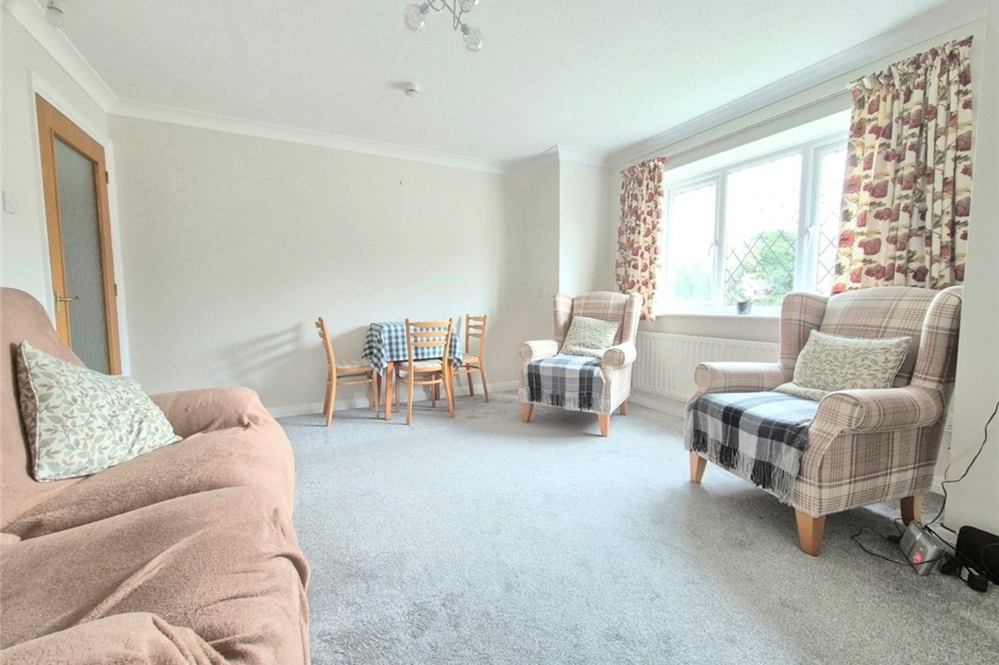 2 bedroom property for sale in Farnborough | Robinson Jackson
