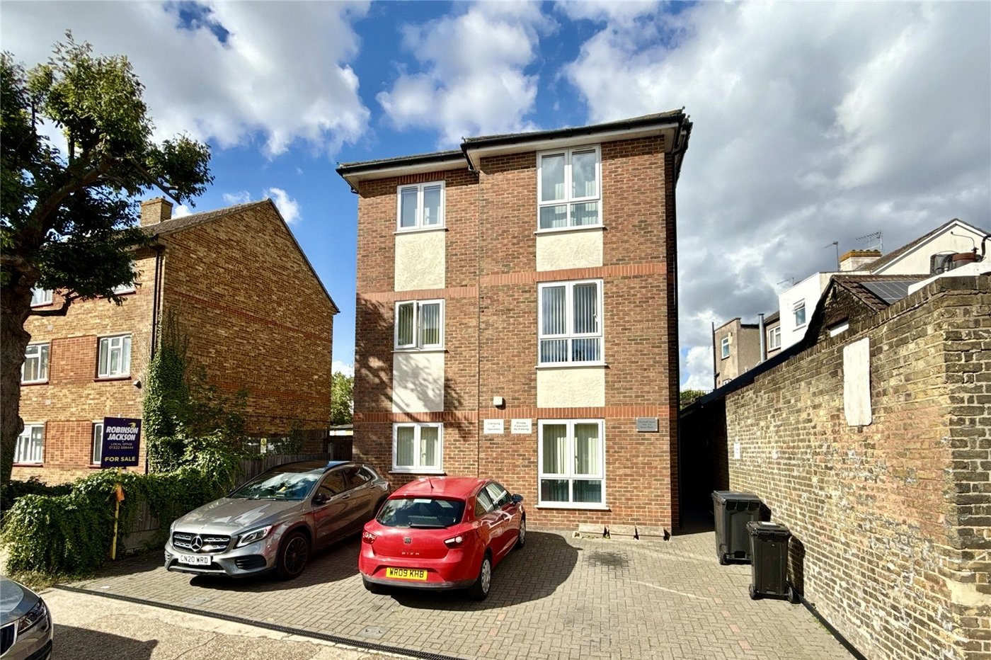 1 bedroom property for sale in Bevan Place | Robinson Jackson