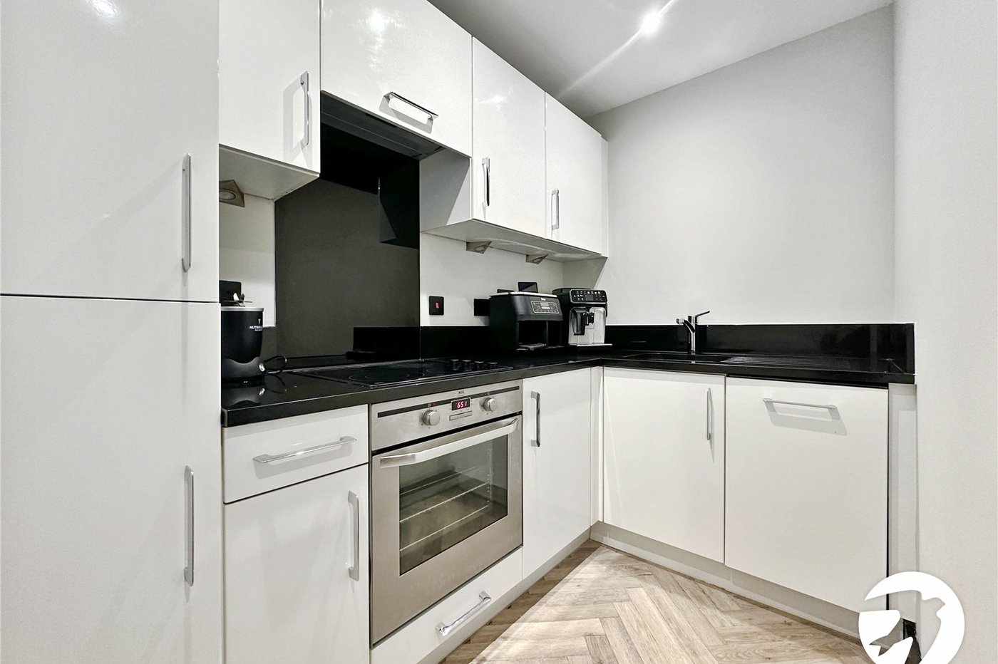 1 bedroom property for sale in Dock Head Road | Robinson Michael & Jackson